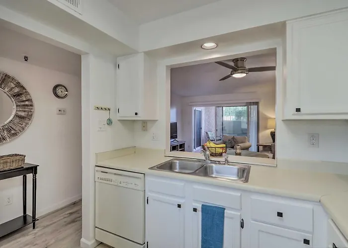 1 Mi To Old Town: W/ Pool Access *