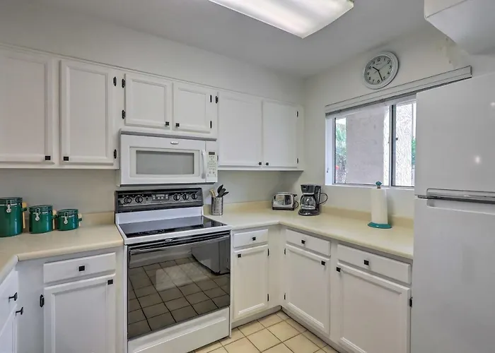 1 Mi To Old Town: W/ Pool Access Holiday home *