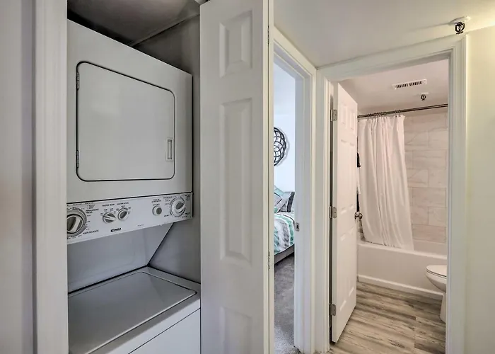 1 Mi To Old Town: W/ Pool Access Holiday home
