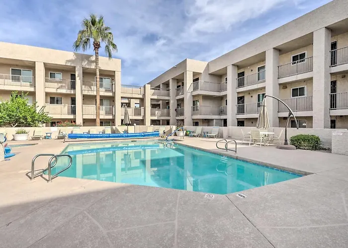 1 Mi To Old Town: W/ Pool Access Holiday home Scottsdale