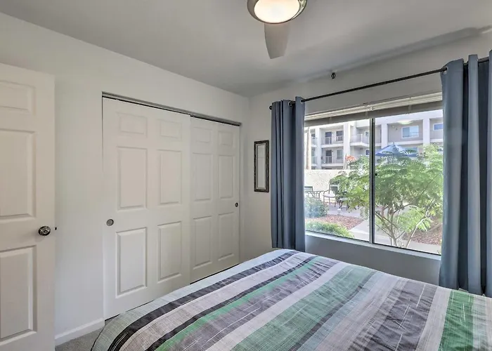 1 Mi To Old Town: W/ Pool Access Holiday home
